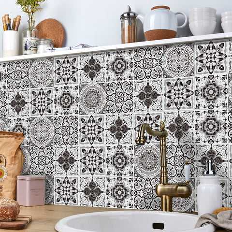 Black and white fashionable tile stickers: interpreting the eternal charm of classics