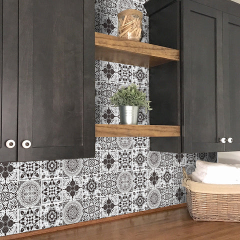 Black and white fashionable tile stickers: interpreting the eternal charm of classics