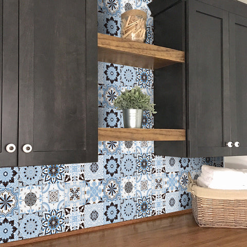 Blue and white elegant tiles: add tranquil beauty to the space