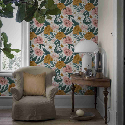 Elegant Floral Wallpaper - Soft Tones and Exquisite Flowers in Natural Harmony