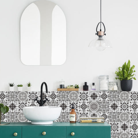 Black and white fashionable tile stickers: interpreting the eternal charm of classics