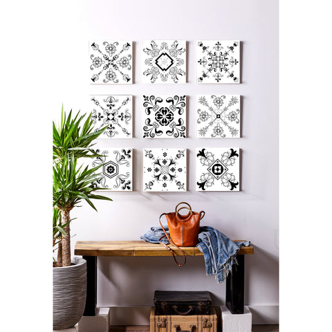 Black and white classic tile stickers: a simple but not simple artistic choice