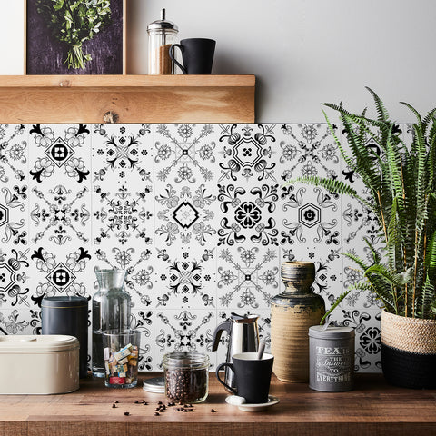 Black and white classic tile stickers: a simple but not simple artistic choice