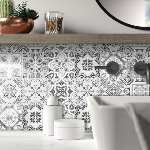 Classic black and white: the eternal beauty of tile stickers