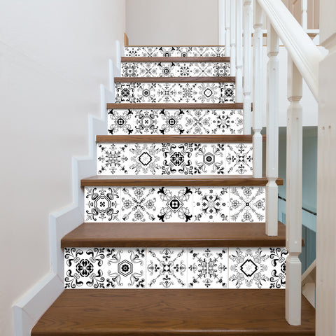 Black and white classic tile stickers: a simple but not simple artistic choice