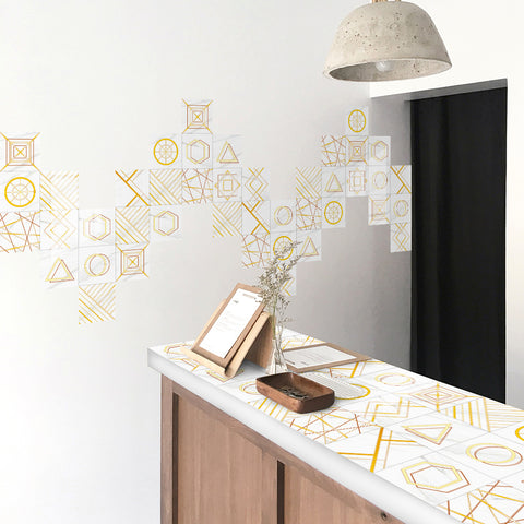 Luxury gold and white tone: the noble elegance of tile stickers